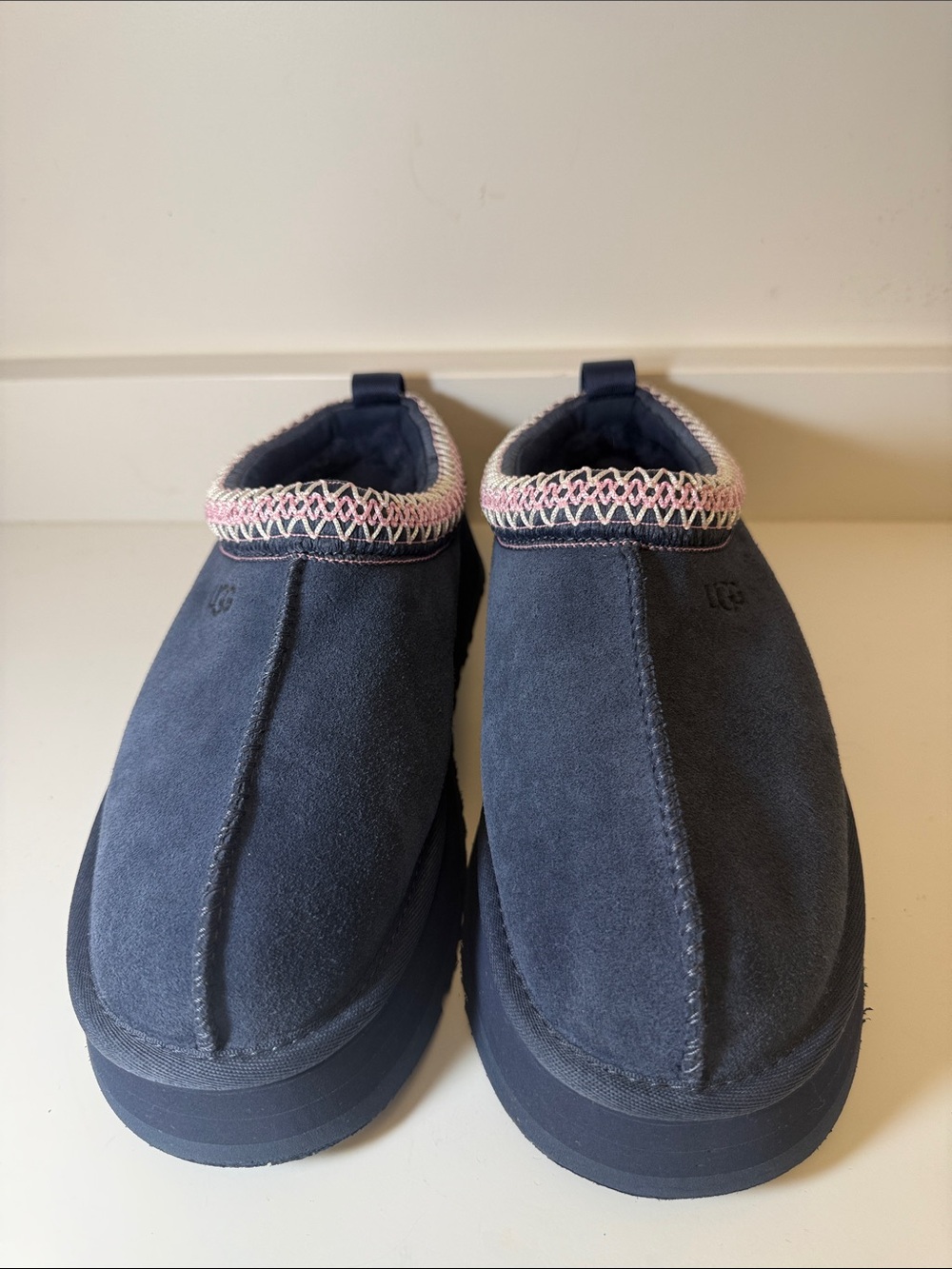 UGG Women’s Tazz Navy Suede Slip-On Shoes w/ Pink Trim - Size 8